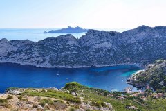 1200px-Calanque_de_Sormiou-Cassis