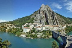 870x489_sisteron-11